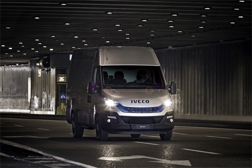 IVECO_DailyBluePower 2.jpg IVECO_DailyBluePower 2.jpg